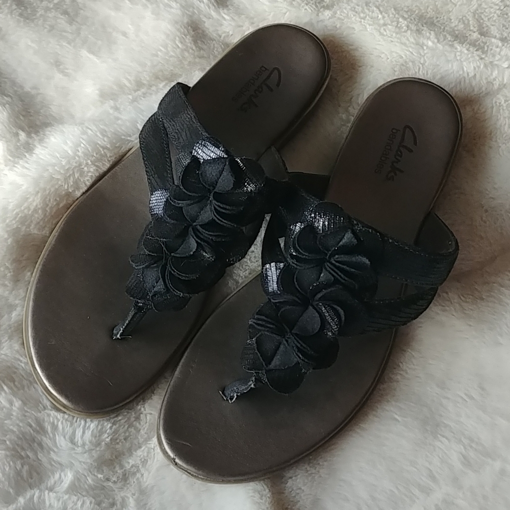 Clark's bendables leather sandals Size 9M